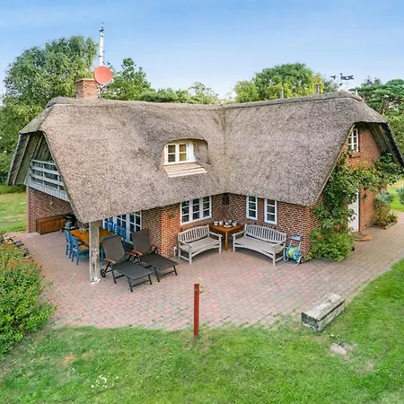 Ariela - 1-1km From The Sea In Western Jutland By Interhome Vesterhede